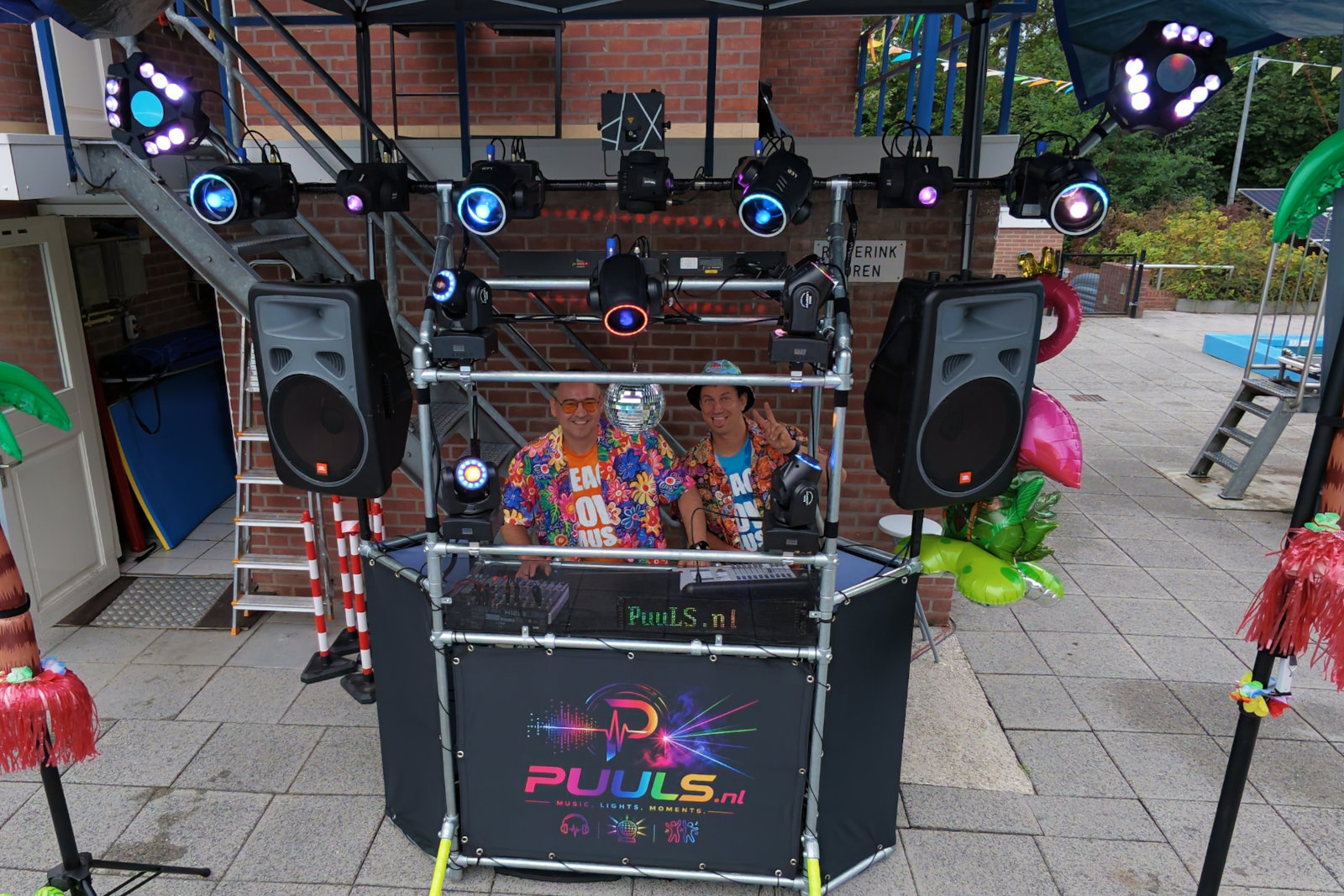 Muziek en verlichting tijdens een evenement
